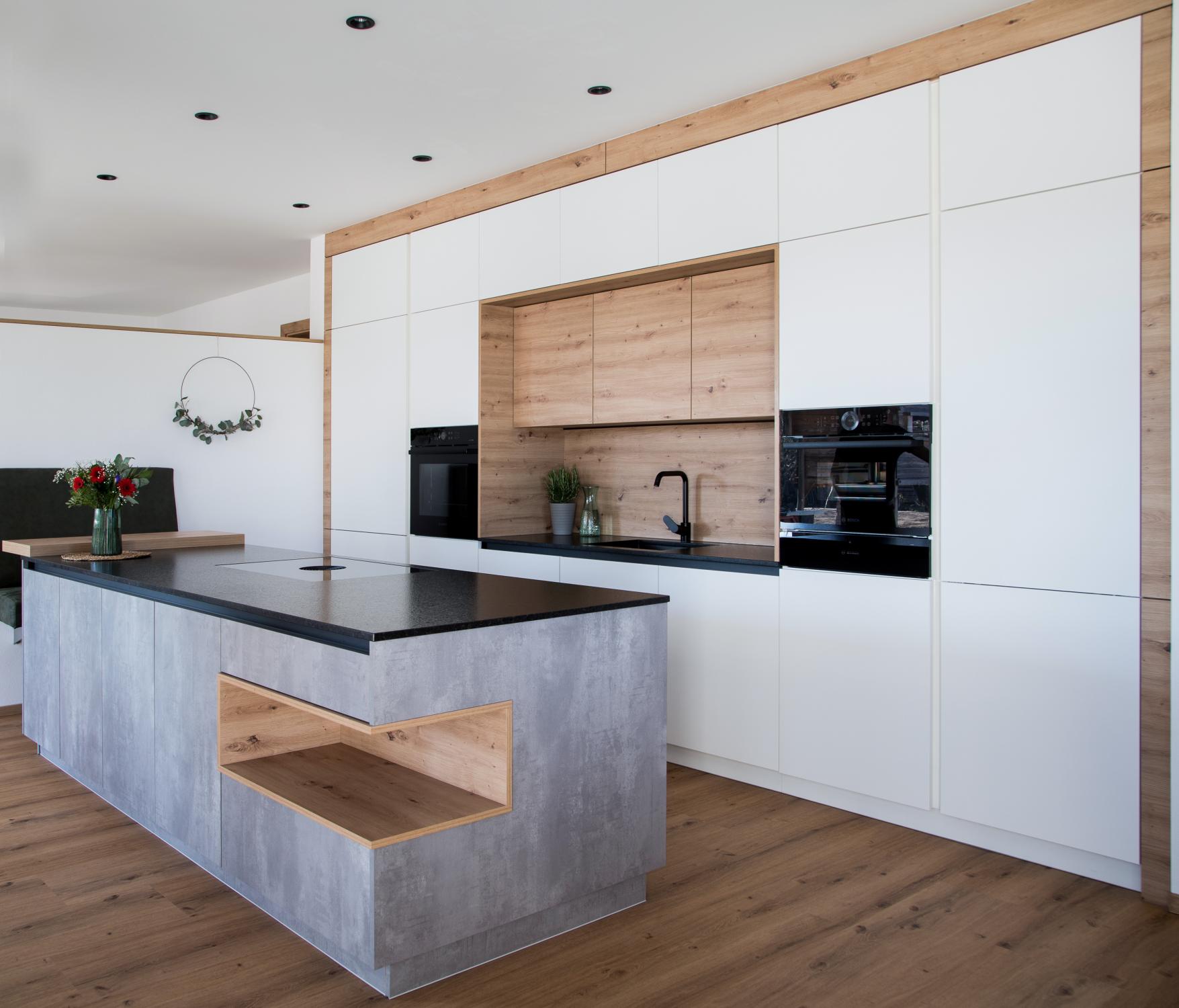 Moderne Tischlerküche aus Perg – Innovation trifft Handwerk